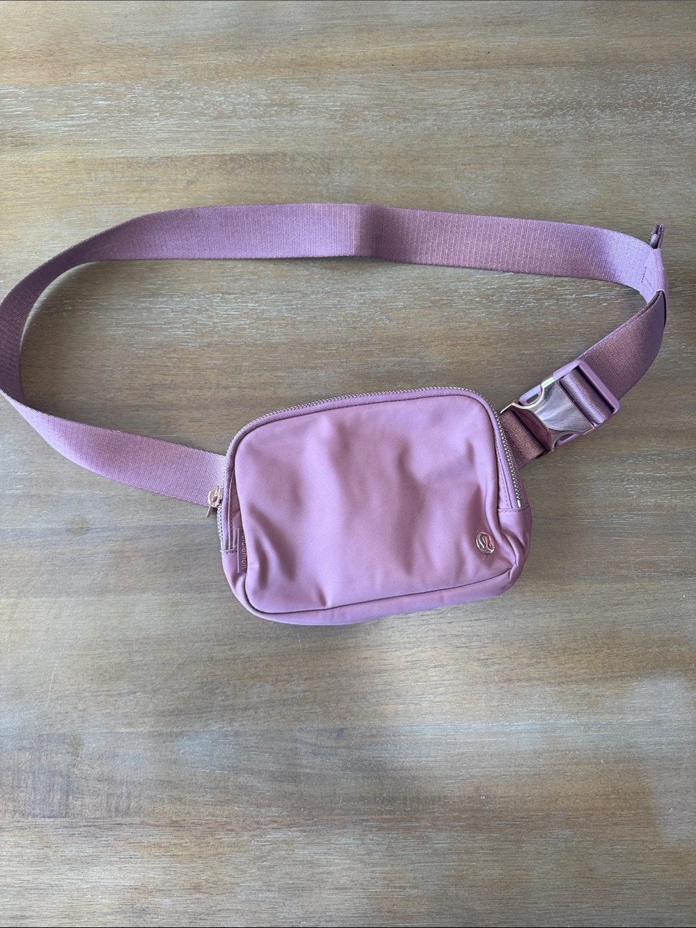 lululemon athletica dusty rose everywhere belt bag